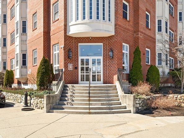 120 Wyllis Ave 103, Everett MA 02149