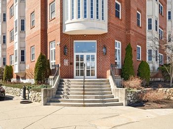 120 Wyllis Ave