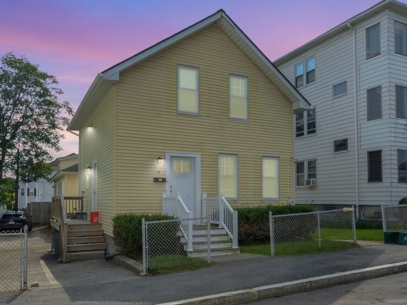 16 Caprera Rd, Worcester MA 01604