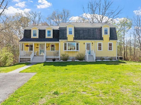 22 Fairfield Dr, Wareham MA 02571