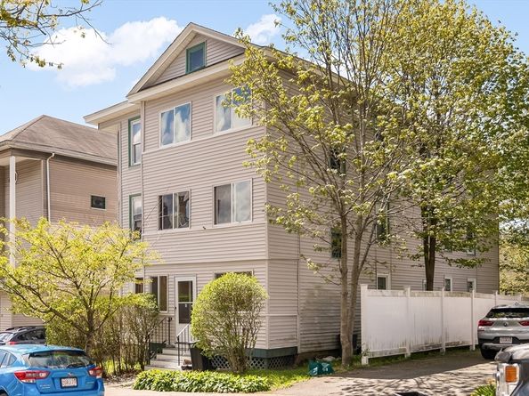 25 Almont Ave, Worcester MA 01604