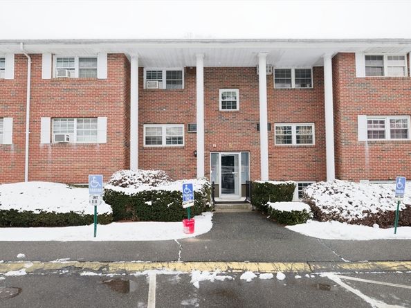 39 Pleasant St B4, Northborough MA 01532
