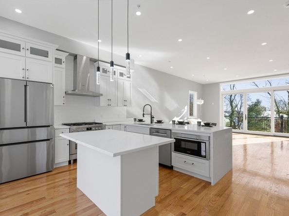 59 Packards Ln 1, Quincy MA 02169