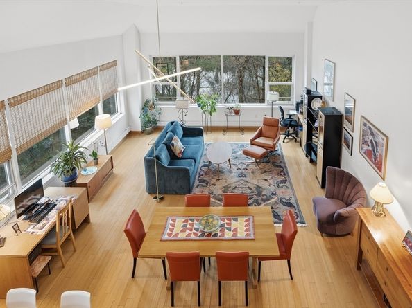 290 Pleasant St 220, Watertown MA 02472