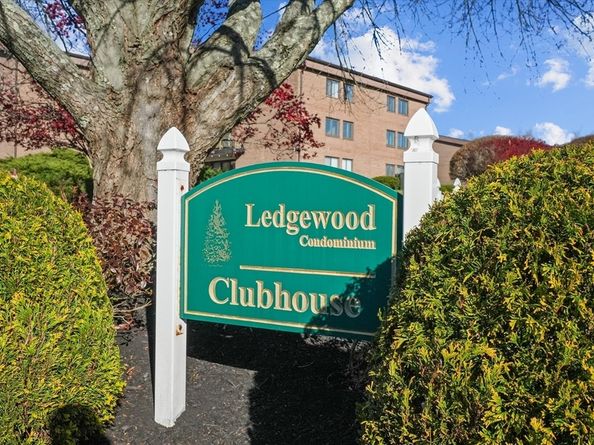 9 Ledgewood Way 6, Peabody MA 01960