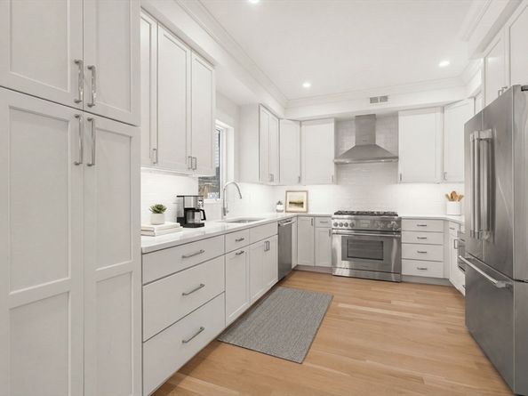 147 W 8th St, Boston MA 02127