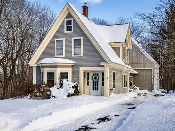 2 Seaver St