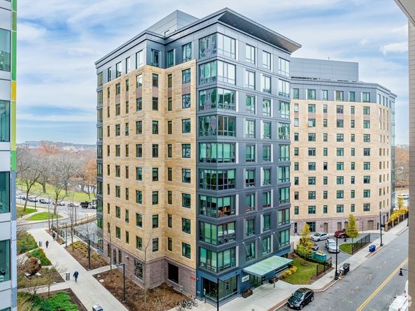 80 Fenwood Rd 706, Boston MA 02115