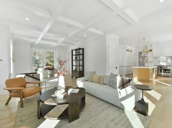 38 Parker Rd, Wellesley MA 02482