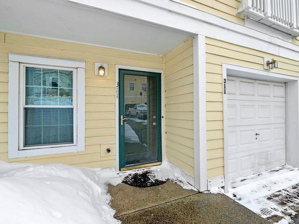 311 Gazebo Cir 311, Reading MA 01867