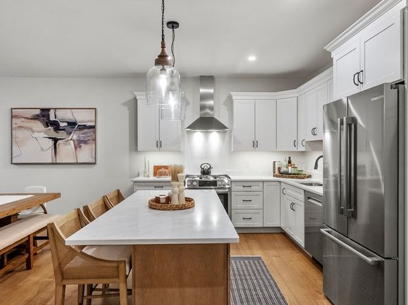 134 Court St 7, Plymouth MA 02360