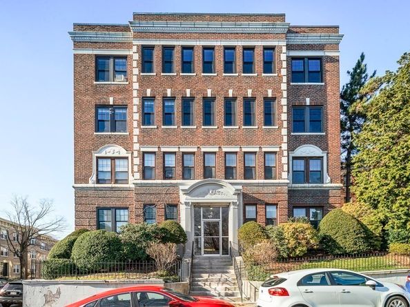 4 Chiswick 34, Boston MA 02135