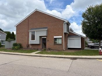 64 Laurelwood Dr