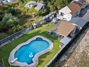 2783 Cranberry Hwy