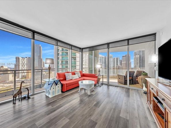 90 SW 3rd St 2604, Miami FL 33130