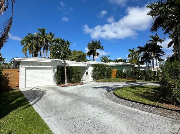 935 Lincoln St, Hollywood FL 33019