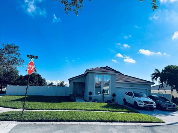 16120 SW 11th St, Pembroke Pines FL 33027