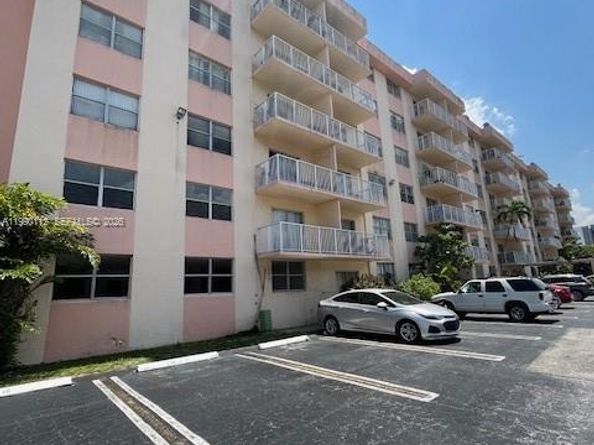 Undisclosed Address #A11990112, North Miami Beach FL 33160