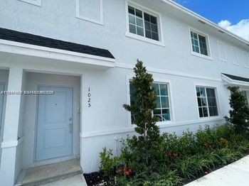 1025 NW 5th St