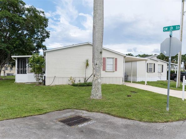 1800 SW 85th Ave, Davie FL 33324