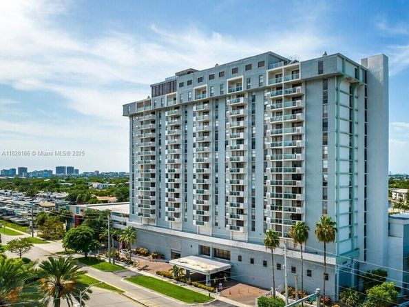 13499 Biscayne Blvd 1013, North Miami FL 33181