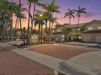 7659 N Stonecreek Cir