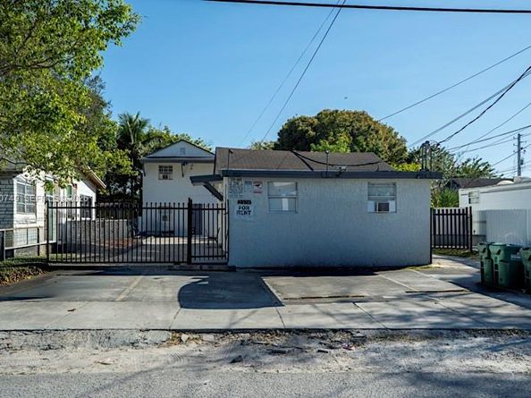 2378 NW 60th St, Miami FL 33142