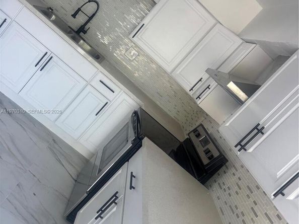 2831 NW 190th St, Miami Gardens FL 33056