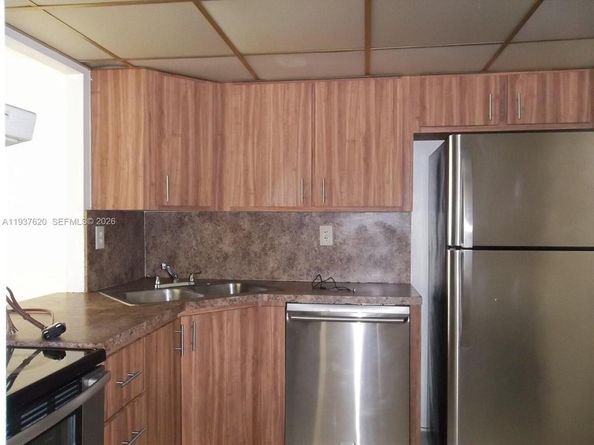 Undisclosed Address #A11937620, Hallandale Beach FL 33009