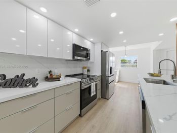 800 SW 125th Way