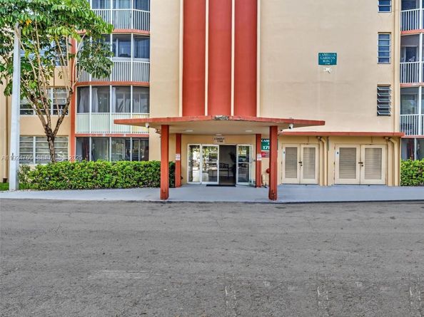 1780 NE 191st St 2052, Miami FL 33179