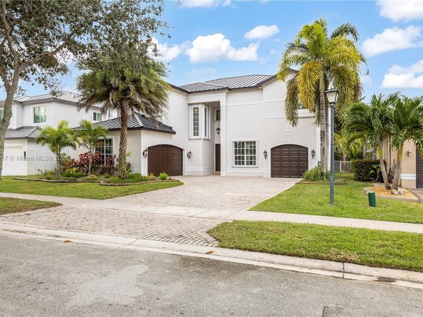 5028 SW 195th Ter, Miramar FL 33029