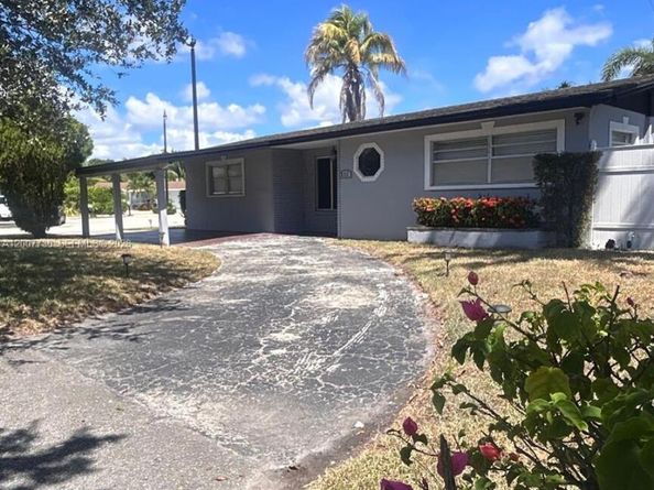 221 NE 24th St, Pompano Beach FL 33064