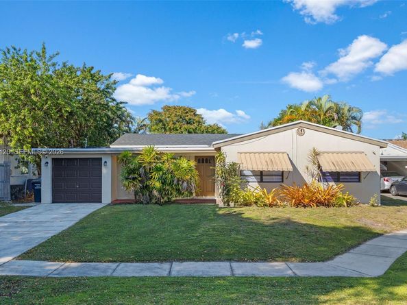 3035 Hayes St, Hollywood FL 33021