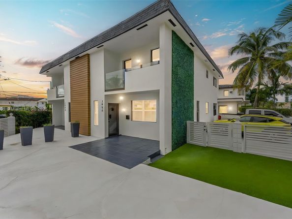 7996 Crespi Blvd 4, Miami Beach FL 33141