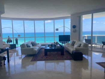 18101 Collins Ave