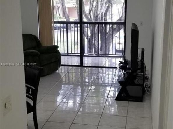 14201 N Kendall Dr 212D, Miami FL 33186