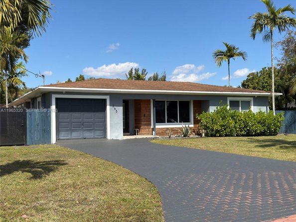 265 NE 151st St, Miami FL 33162
