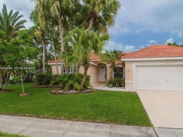 709 NW 177th Ave, Pembroke Pines FL 33029