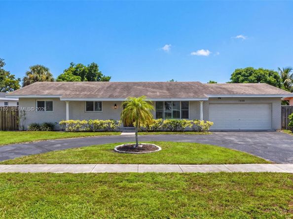7400 NW 15th St, Plantation FL 33313
