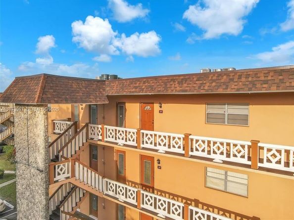 5021 W Oakland Park Blvd 104, Lauderdale Lakes FL 33313