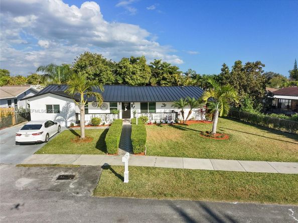 16323 SW 103rd Pl, Miami FL 33157