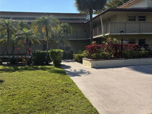 8791 Holly Ct 103, Tamarac FL 33321