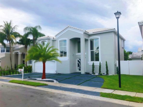 926 SW 102nd Ter, Pembroke Pines FL 33025