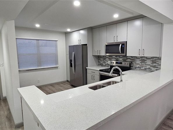 100 SW 130th Ter 309C, Pembroke Pines FL 33027