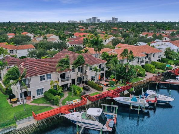 1385 Harbor Vw E, Hollywood FL 33019