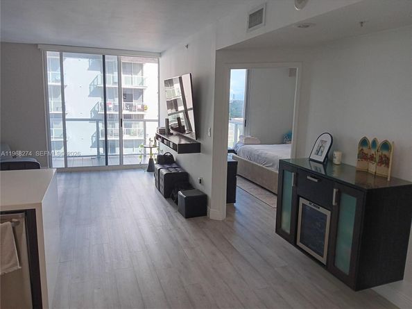 5085 NW 7th St 1412, Miami FL 33126