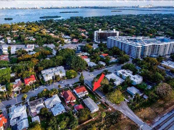 5900 NE 4th Ct, Miami FL 33137