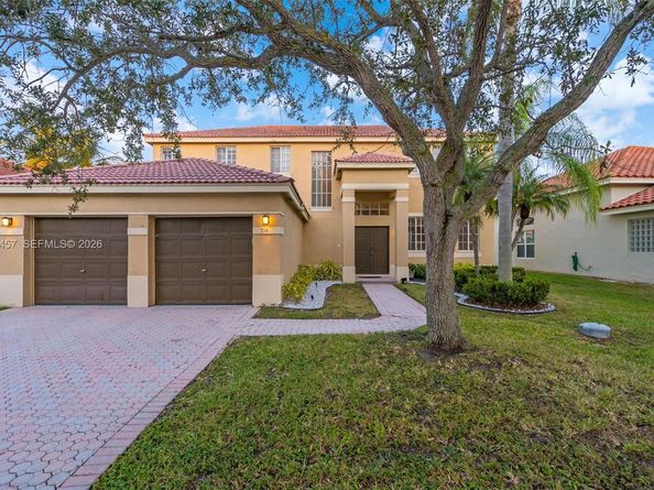 714 Heritage Dr, Weston FL 33326