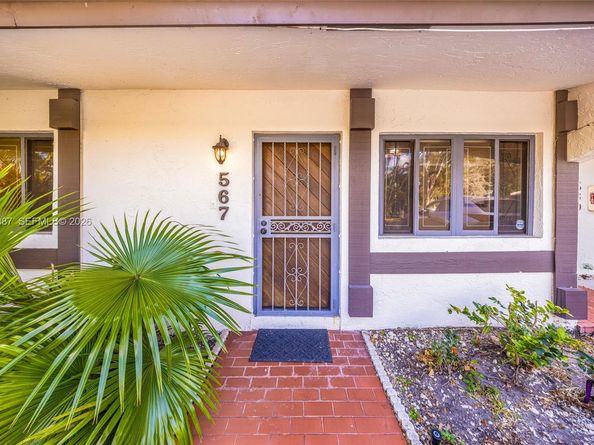 567 NE 199th Ter 1S, Miami FL 33179